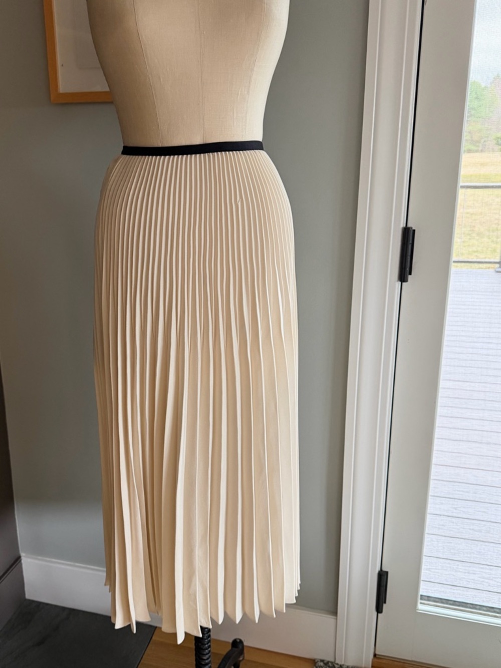 Jenni Kayne Pleated Skirt.
Ivory/Black
NWOT 
Size XS - Picture 10 of 15